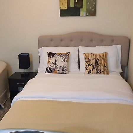 Hastings Towers 4D - Studio Apt Opp Beach Bridgetown Buitenkant foto