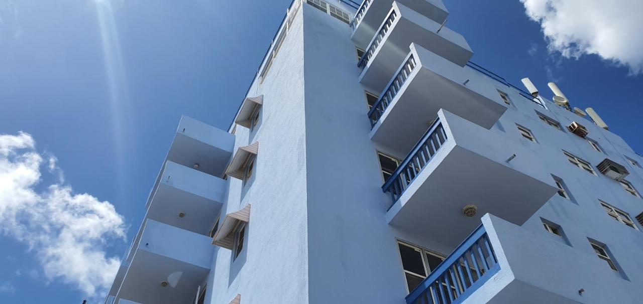 Hastings Towers 4D - Studio Apt Opp Beach Bridgetown Buitenkant foto