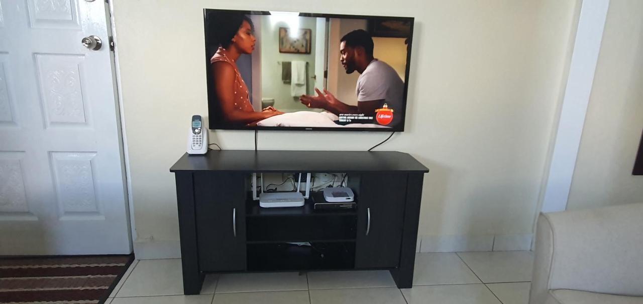 Hastings Towers 4D - Studio Apt Opp Beach Bridgetown Buitenkant foto