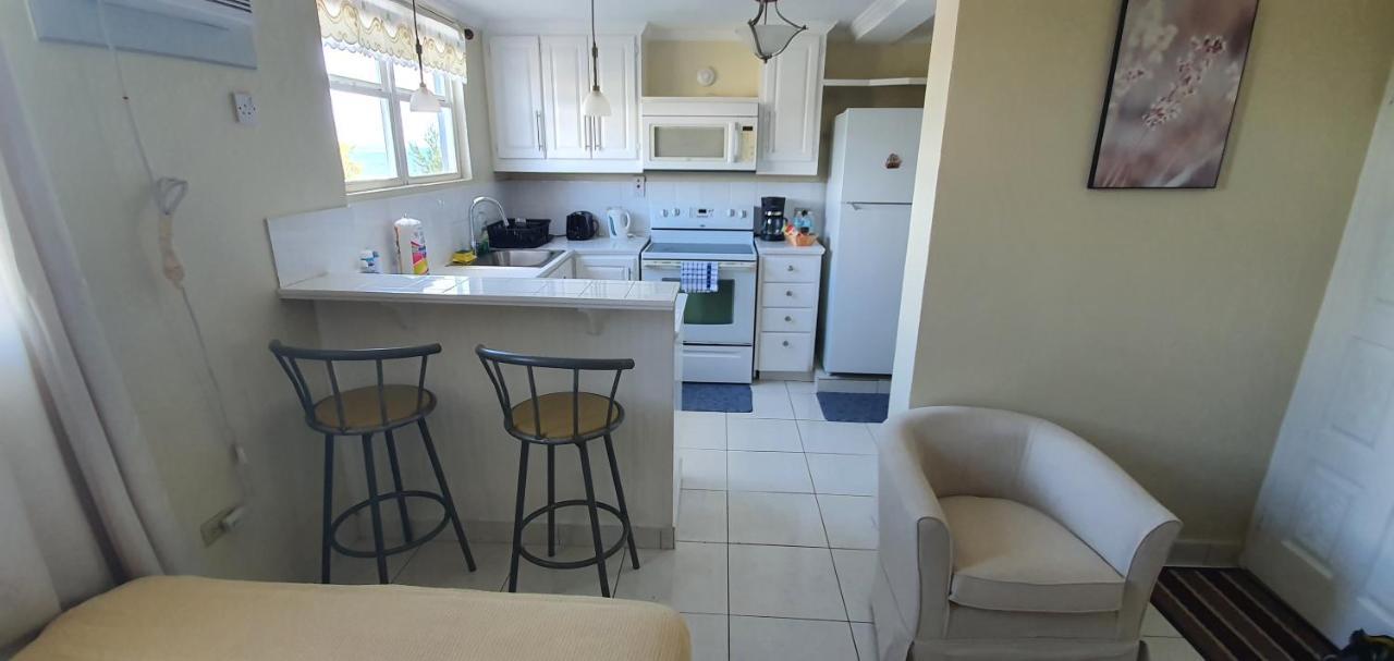 Hastings Towers 4D - Studio Apt Opp Beach Bridgetown Buitenkant foto