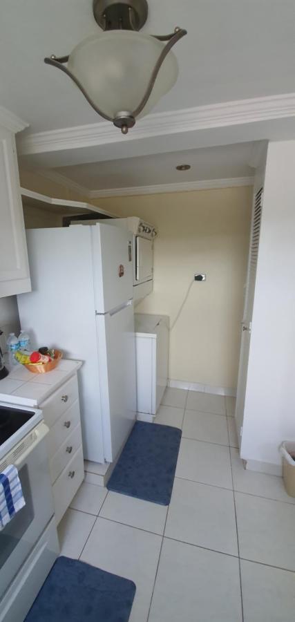 Hastings Towers 4D - Studio Apt Opp Beach Bridgetown Buitenkant foto