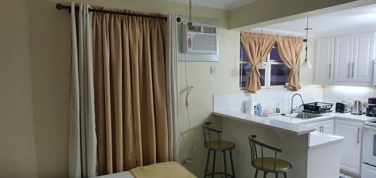 Hastings Towers 4D - Studio Apt Opp Beach Bridgetown Buitenkant foto
